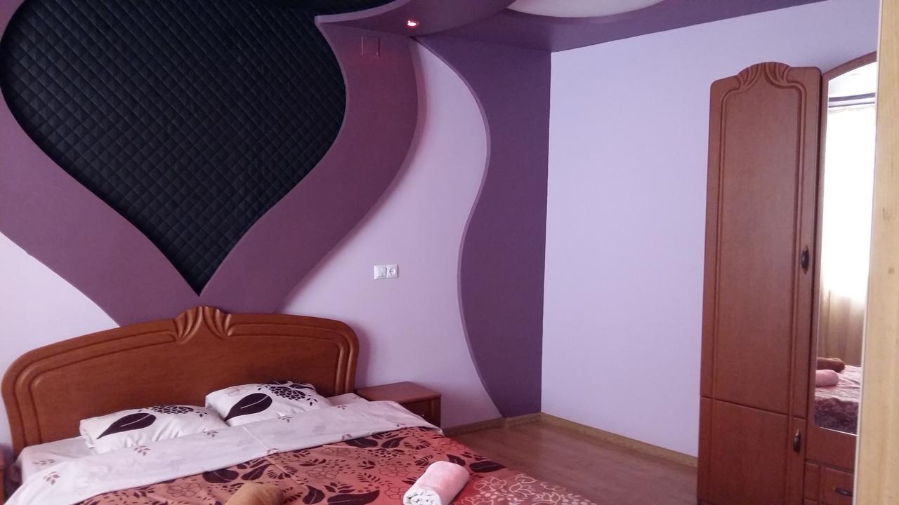 Uzh Apartments Uzhhorod Ngoại thất bức ảnh