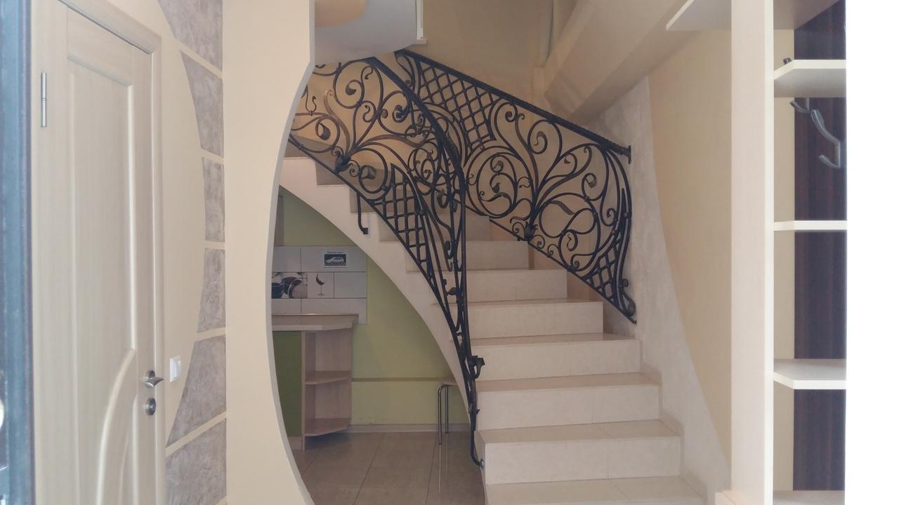 Uzh Apartments Uzhhorod Ngoại thất bức ảnh