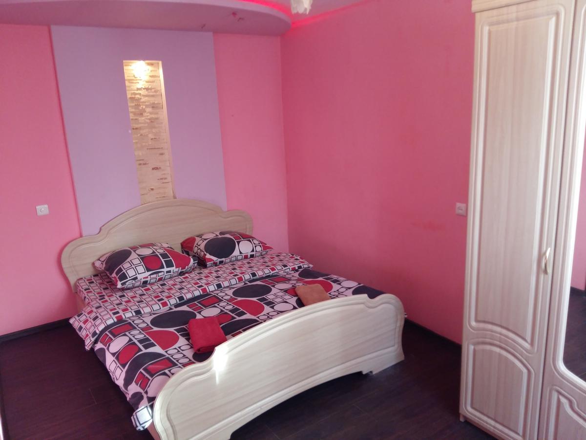 Uzh Apartments Uzhhorod Ngoại thất bức ảnh